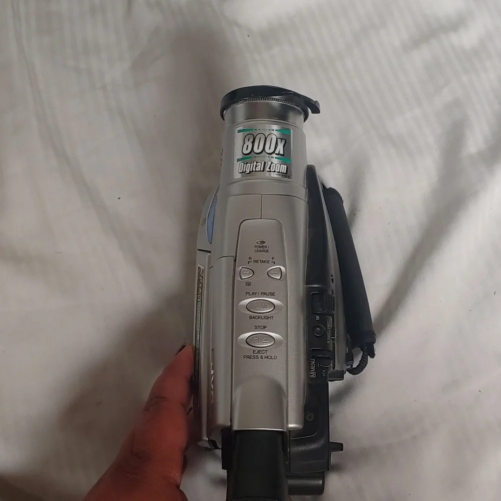 JVC compact VHS/Digital recorder - Picture 3 of 7